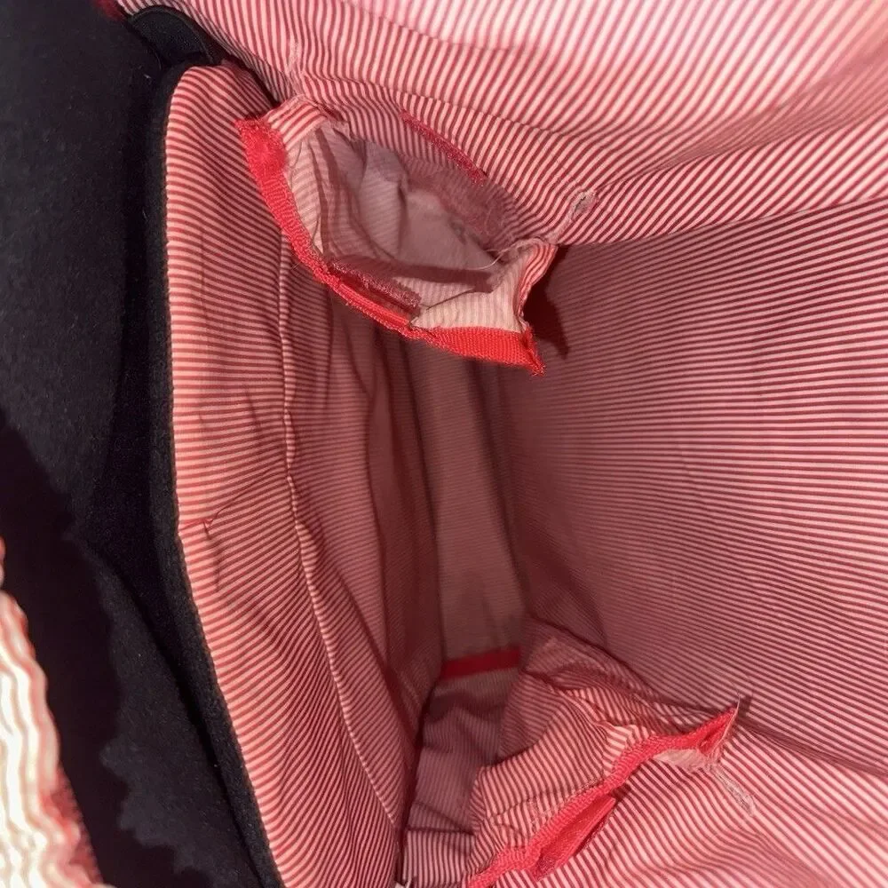 Herschel backpack with pocket. One button is missing, kept it in the front zip.